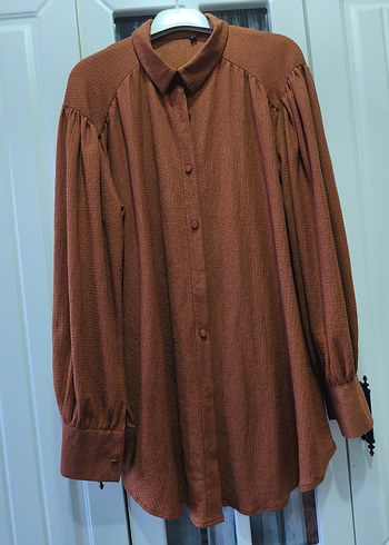 Düğmeli Kahverengi gömlek - Görsel 2