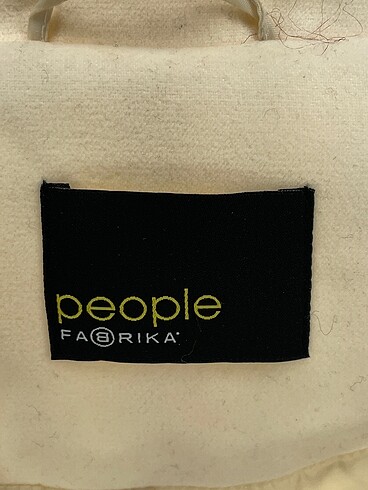 40 Beden çeşitli Renk Fabrika Kaban %70 İndirimli.