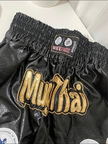 Diğer Box şortu