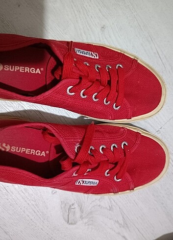 38 Beden Superga
