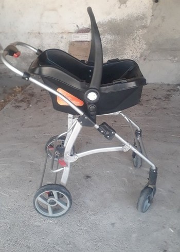 Gri Bebek Arabası