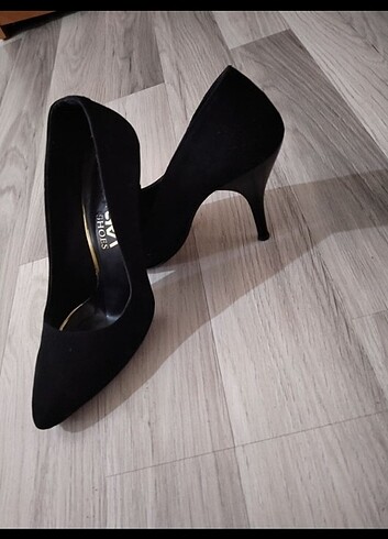 Siyah stiletto