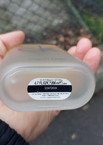 Calvin Klein Erkek Parfümü Gri Minimalist - Görsel 4