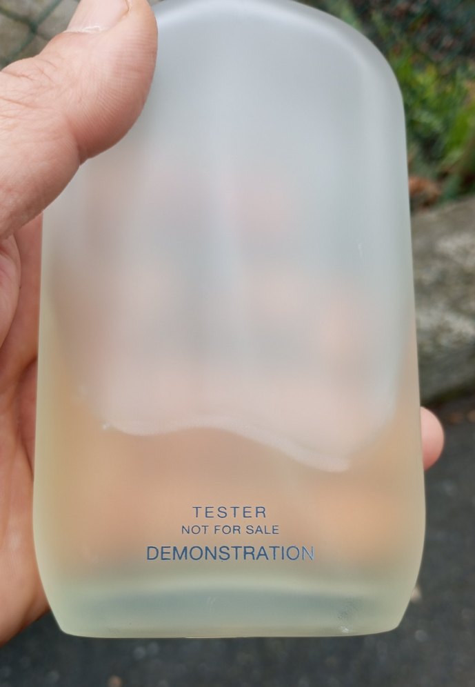 Calvin Klein Erkek Parfümü Gri Minimalist - Görsel 3