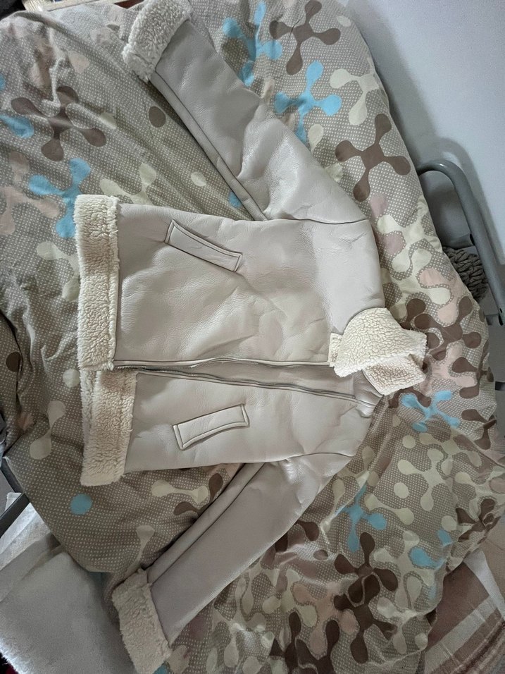 KREM Peluş Detaylı Kadın CEKET - Görsel 2