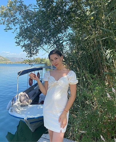 Beyaz elbise