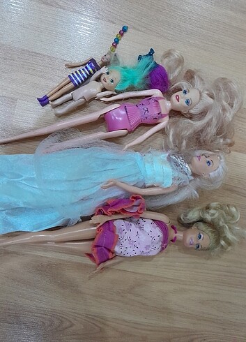 Barbie bebek