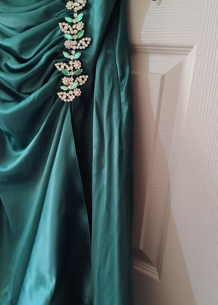 Saten askılı elbise  - Görsel 4