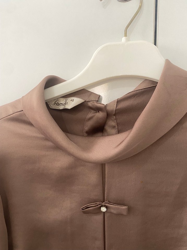 Düğmeli Bej Saten Mini Bluz - Görsel 2