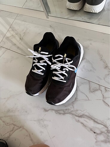 Nike spor ayakkabı