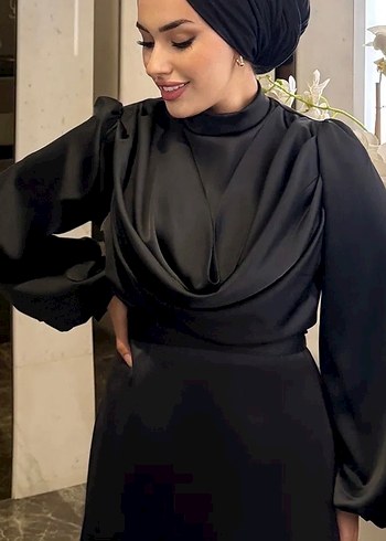 Uzun Siyah Drapeli Gotik Kadın Elbise - Görsel 3