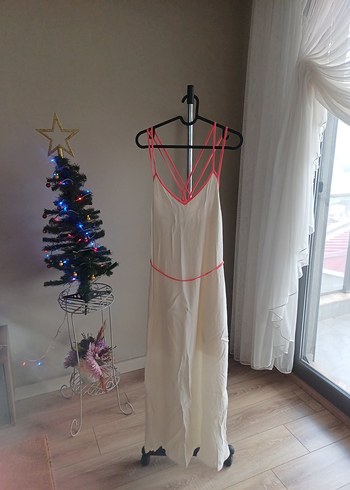 Beyaz İpeksi Askılı Uzun Elbise - Görsel 2