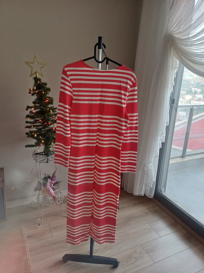 Uzun Kollu Kırmızı Çizgili Triko Elbise - Görsel 2