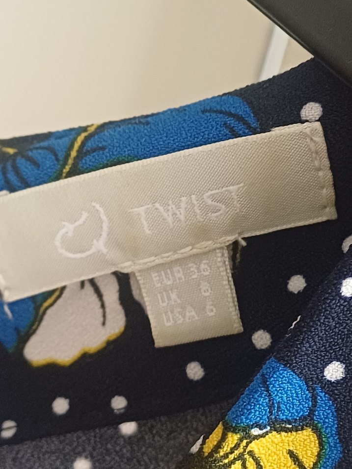 Çiçek Desenli V Yaka tulum - Görsel 3