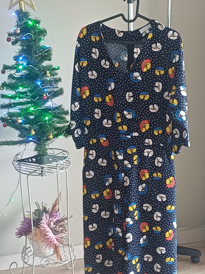 Çiçek Desenli V Yaka tulum - Görsel 2