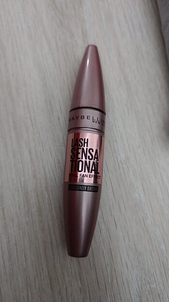 Maybelline Mürdüm maskara 