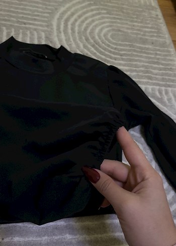 Siyah Uzun Kollu Boğazlı Crop Top - Görsel 3