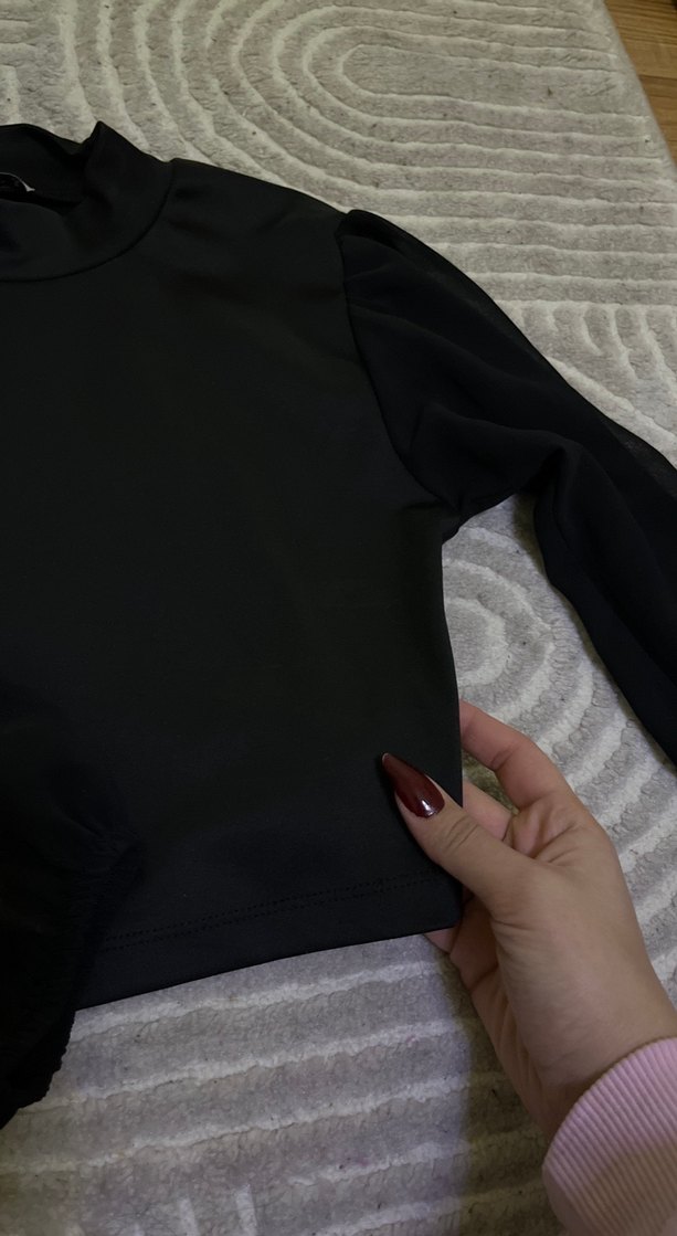 Siyah Uzun Kollu Boğazlı Crop Top - Görsel 2