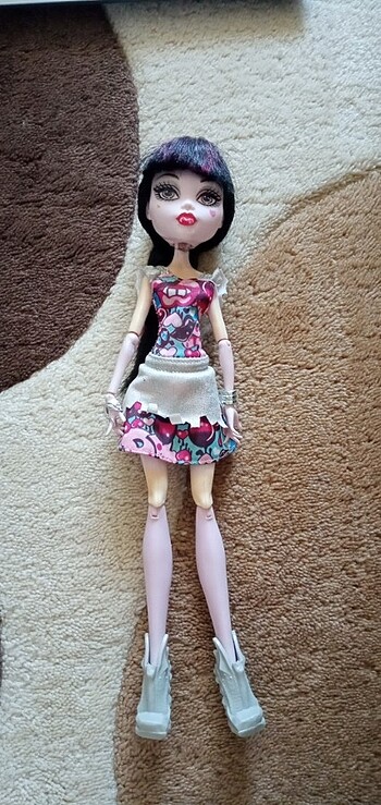 Monster High bebeği