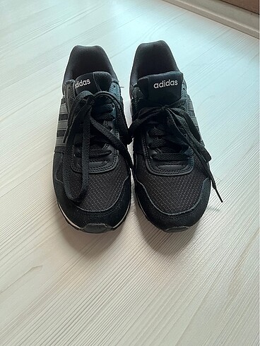 Adidas siyah spor ayakkabı
