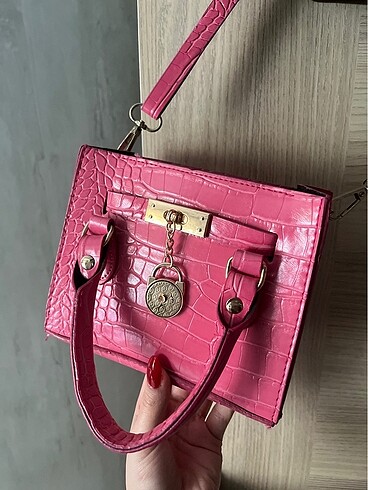 PEMBE ÇANTA