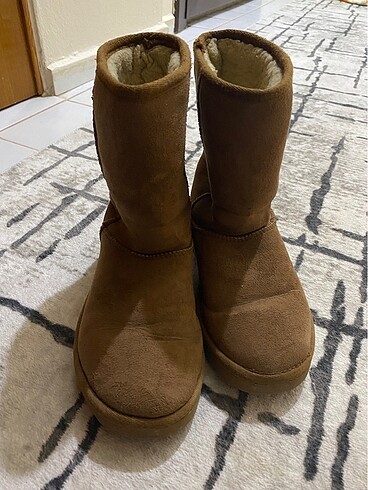 Ugg bot