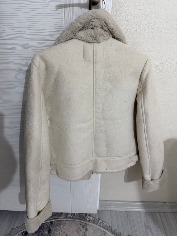 Kürk Detaylı Beyaz Süet Kısa Kadın Ceket - Görsel 2