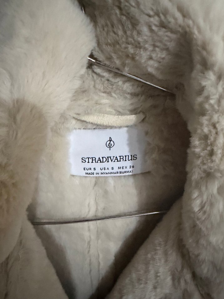 Kürk Detaylı Beyaz Süet Kısa Kadın Ceket - Görsel 3