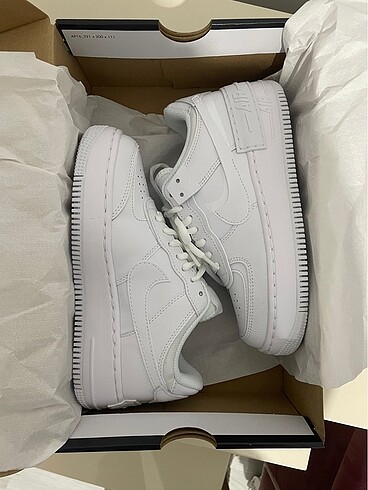 NIKE Air Force 1 Shadow
