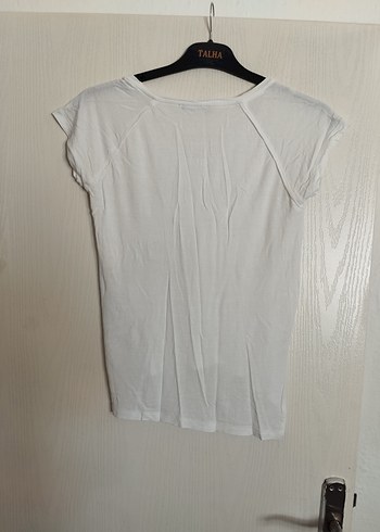 Kadın Beyaz V Yaka Tişört - Görsel 4