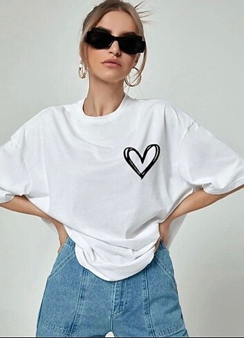 Kalpli beyaz oversize t-shirt 