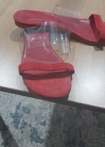 Kırmızı Şeffaf Bantlı Blok Topuk Terlik