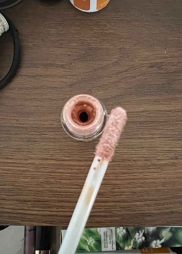 Golden rose liquid glow highlighter 02 rose gold dudak parlatıcı - Görsel 4