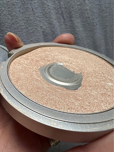 The balm mary-lou manizer aydınlatıcı - Görsel 4