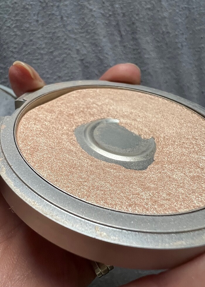 The balm mary-lou manizer aydınlatıcı - Görsel 4