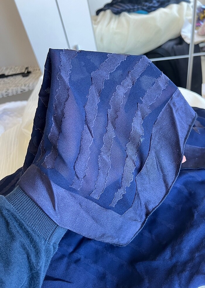 Lacivert Eşarp örtü - Görsel 2