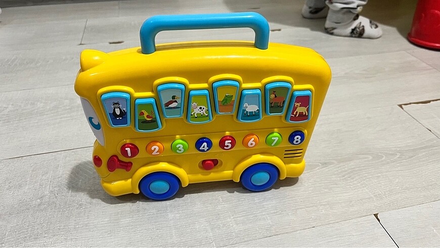 Sesli ışıklı otobüs