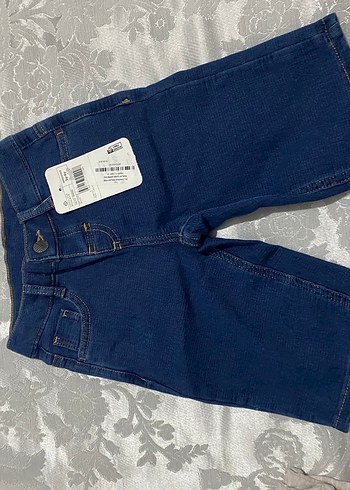 Kızlar için elastik bel detaylı mavi dar kesim kot şort - Görsel 2