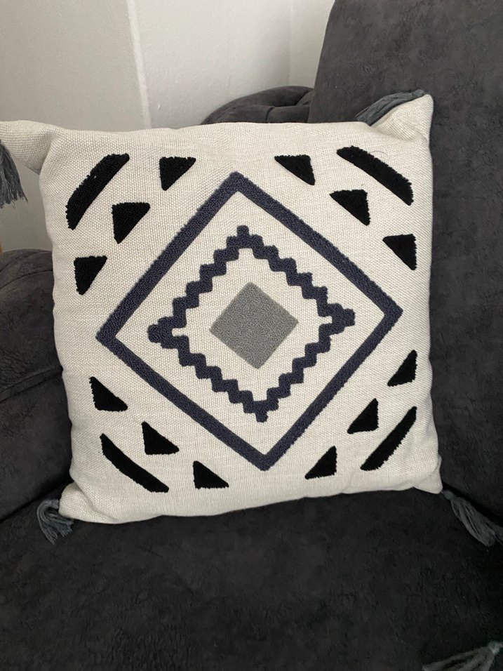 Bohem Nakışlı Gri Beyaz Dekoratif Yastık - Görsel 4