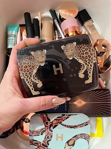 Hourglass leopard palet