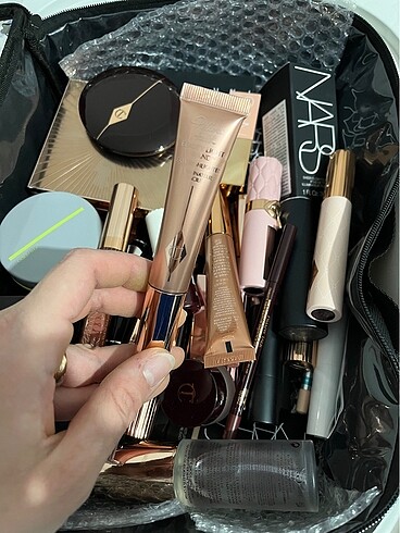 Charlotte tilbury likit highlighter