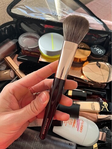 Diğer Charlotte tilbury makyaj fırçası