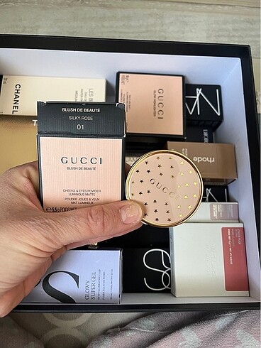 Gucci beauty Blush silky rose