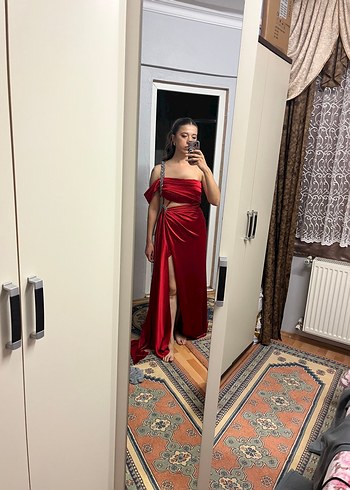 Alfabeta Parlak Kırmızı Drapeli Uzun Abiye Elbise - Görsel 4