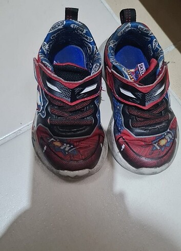 23 numara orginal skechers spaydrmen desenli