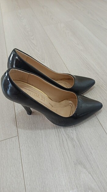 Siyah rugan stiletto