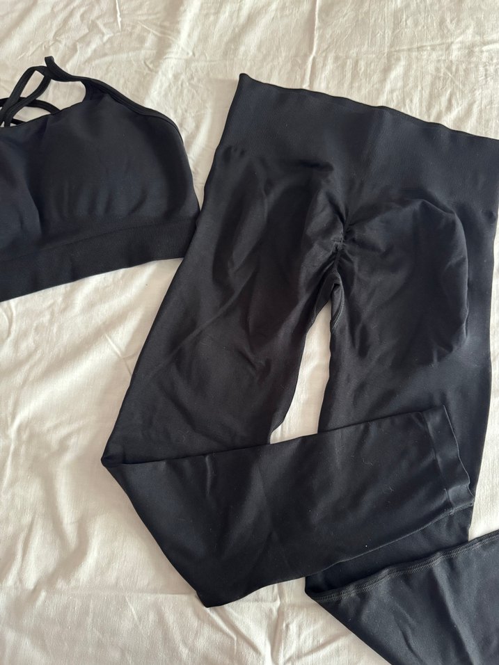 Siyah Büzgülü Kadın Tayt Takım - Görsel 3