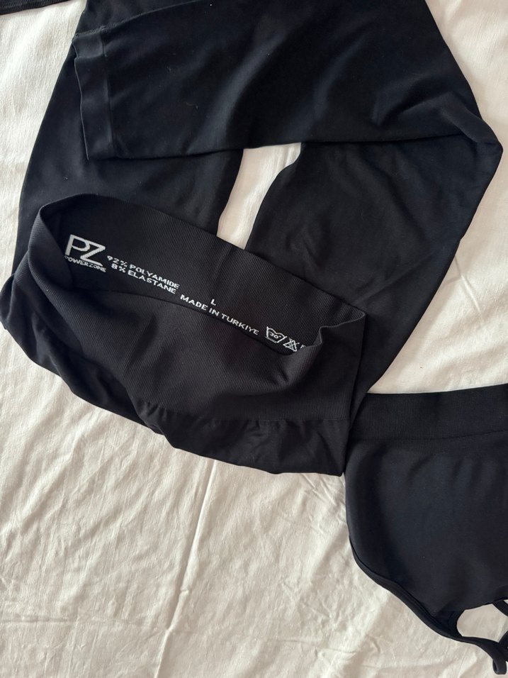 Siyah Büzgülü Kadın Tayt Takım - Görsel 4