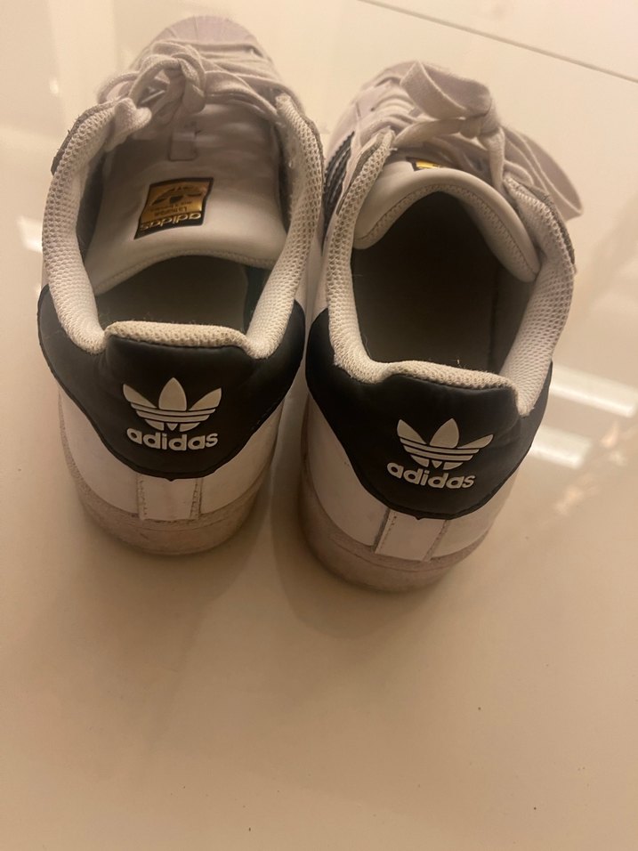 Beyaz Kadın Spor Ayakkabı - Rahat ve Şık - Görsel 2