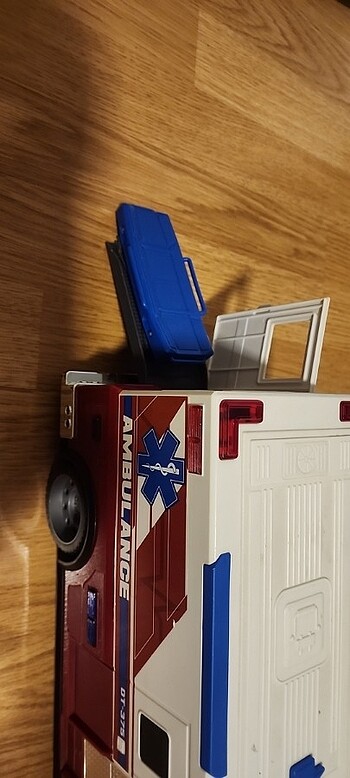  Dickie Ambulans